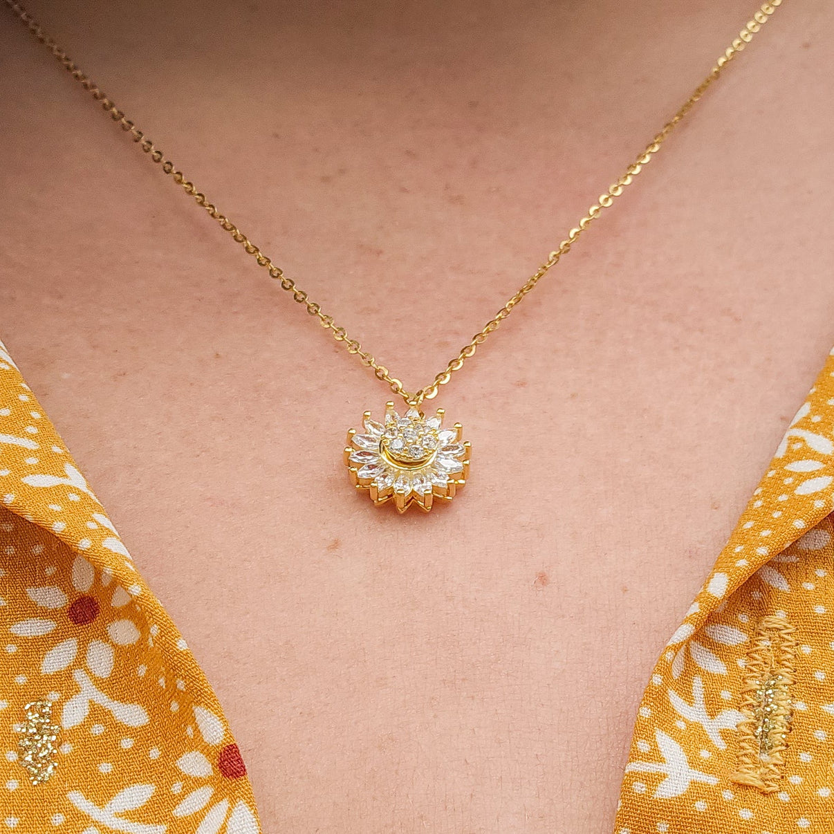 Collar Girasol Giratorio 🌻